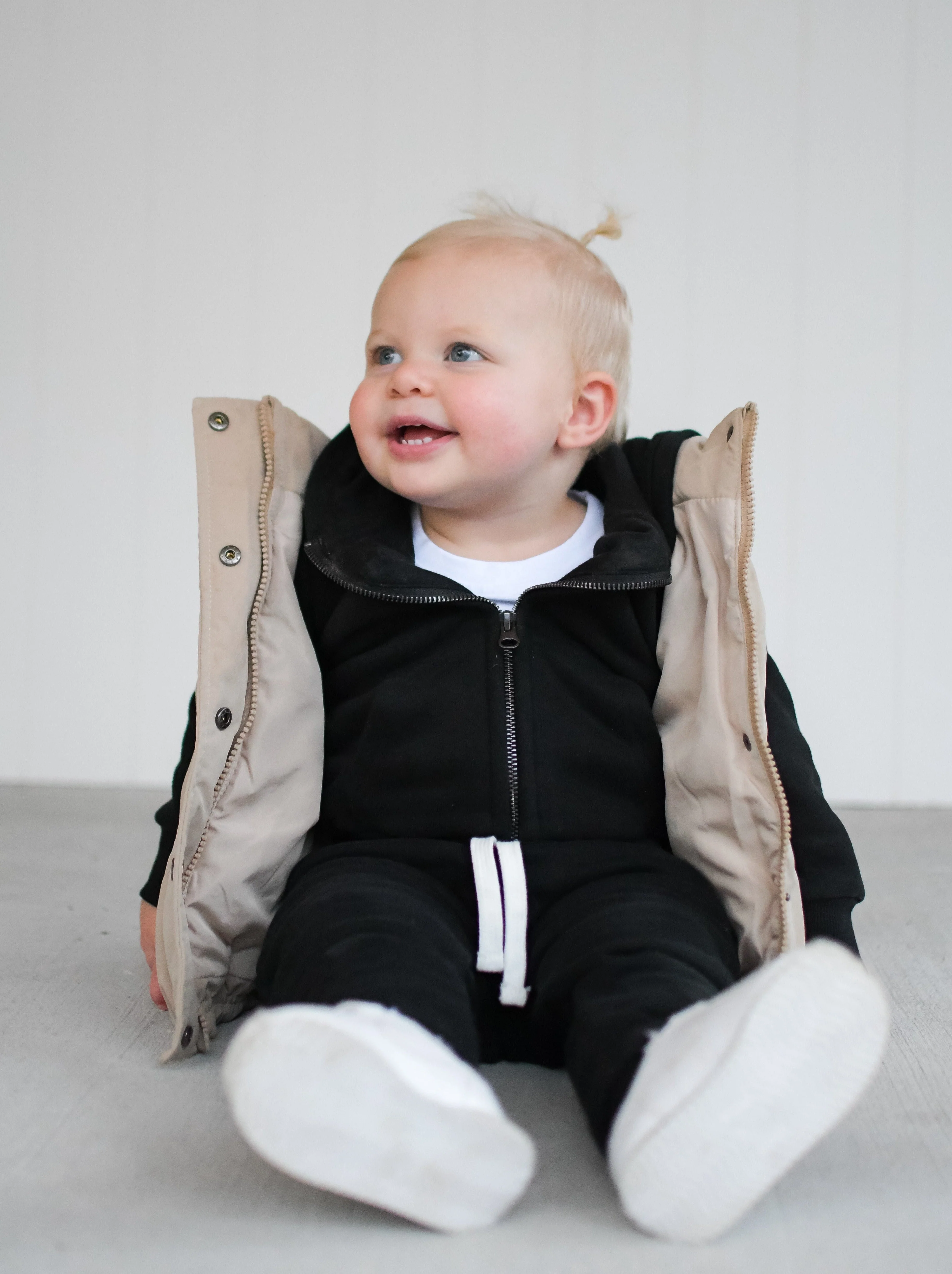 Classic Zip Hoodie - Black - Image 8