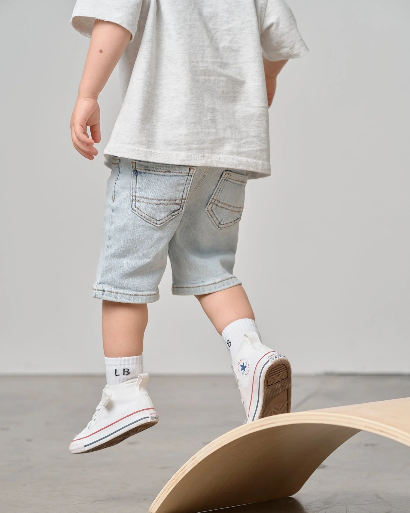 Straight Denim Short - Light Wash - Image 14