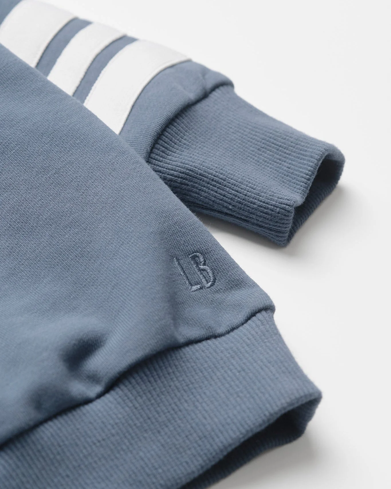 USA Lightweight Crewneck - Worn Indigo - Image 15