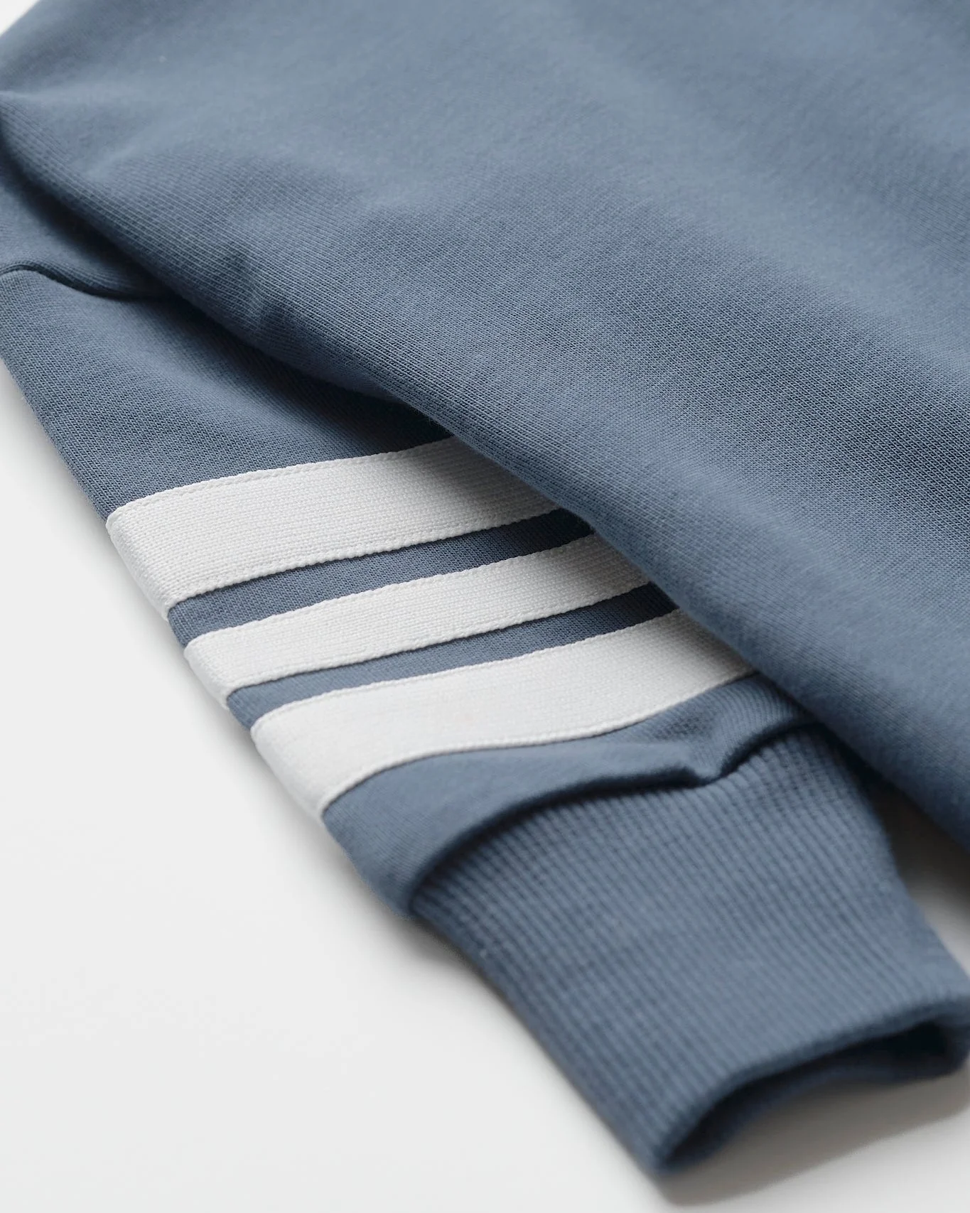 USA Lightweight Crewneck - Worn Indigo - Image 16