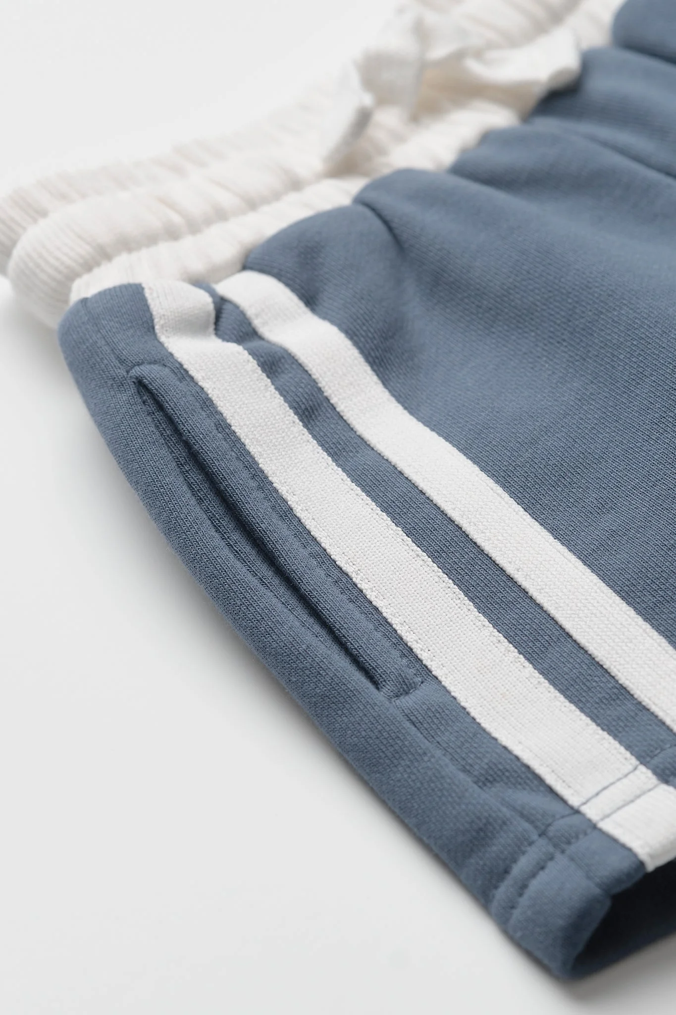 White Stripe Short - Worn Indigo - Image 17