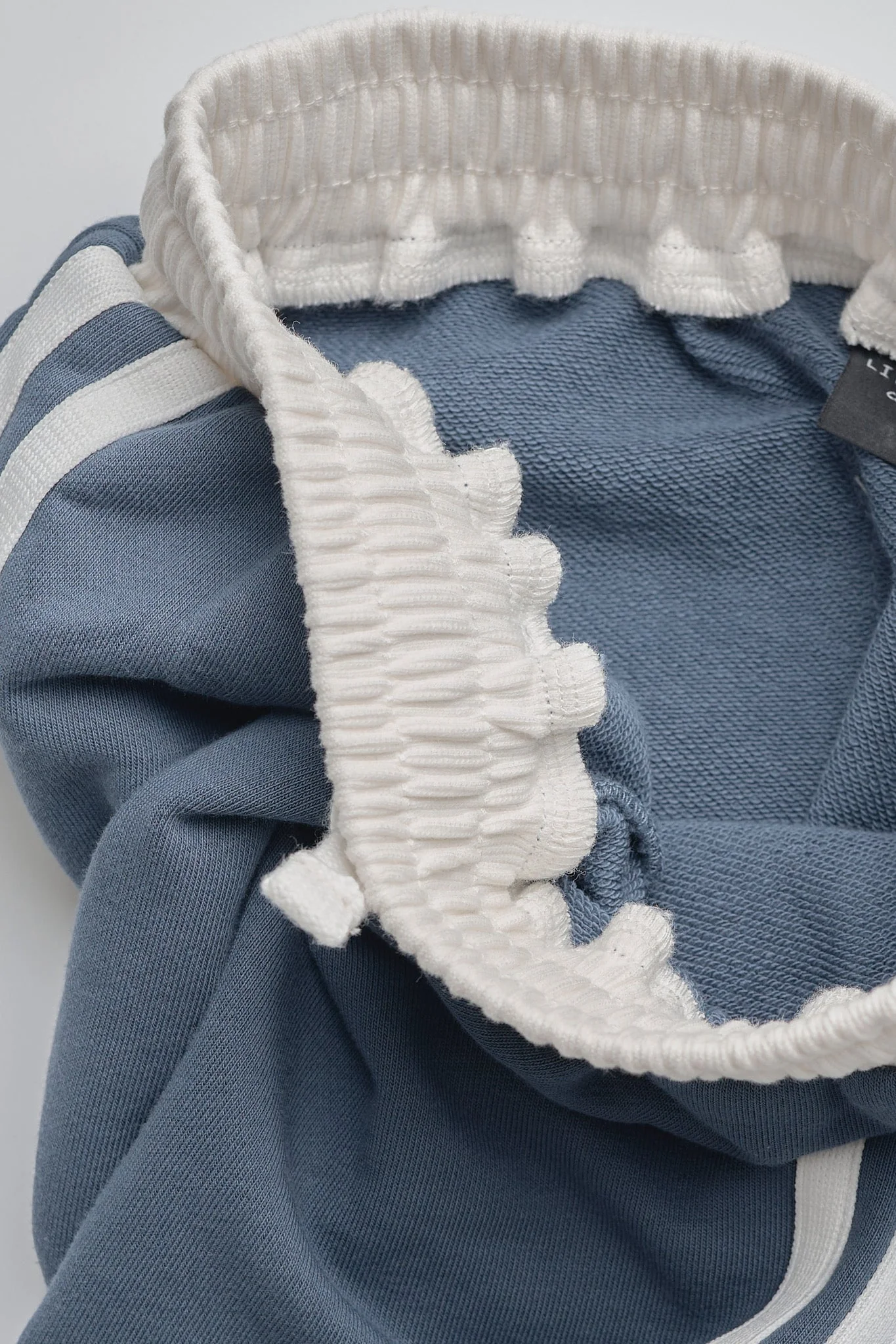 White Stripe Short - Worn Indigo - Image 18